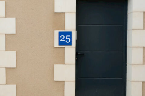 numero-maison-plexiglas-bleu